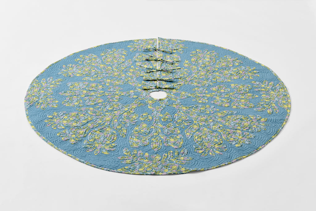 MARCH liberty bonne pomme Hawaiian quilted tree skirt.