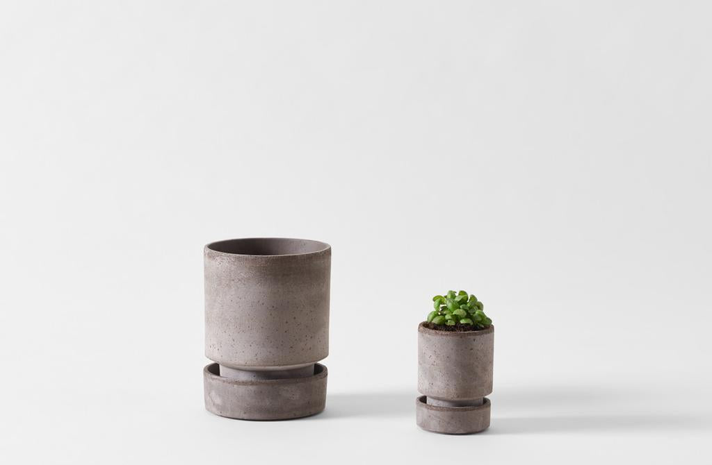 Small Grey – Cylinder MARCH Pot and Saucer