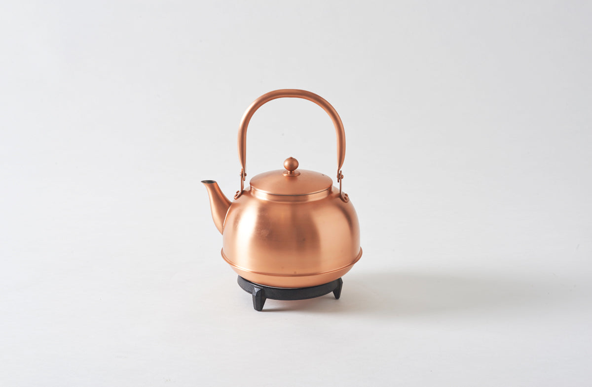 Noriyuki 73 fl oz Traditional Japanese Tea Garden Kettle in Copper