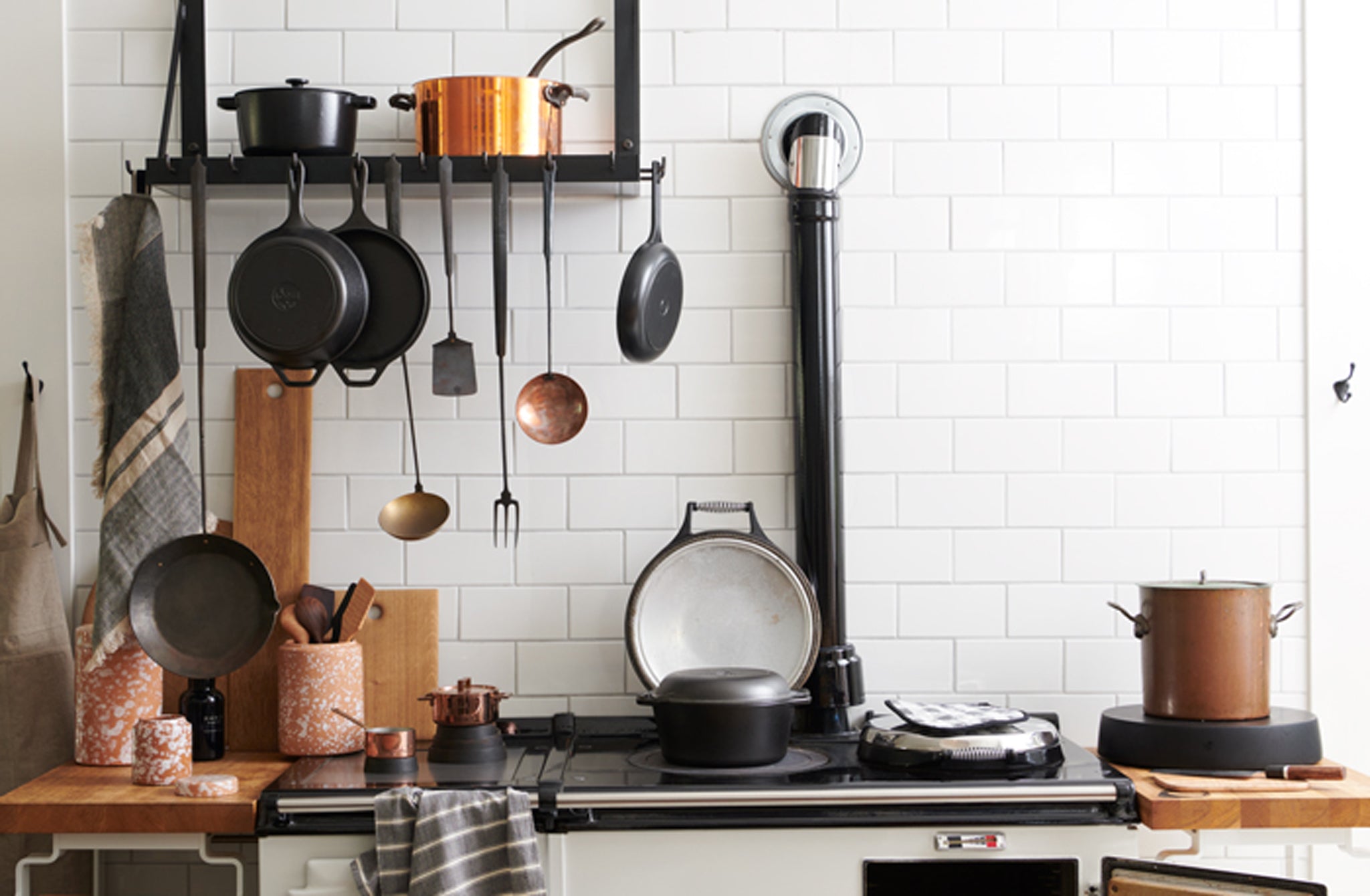 MARCH-aga-set-with-pots-and-kitchen-linens