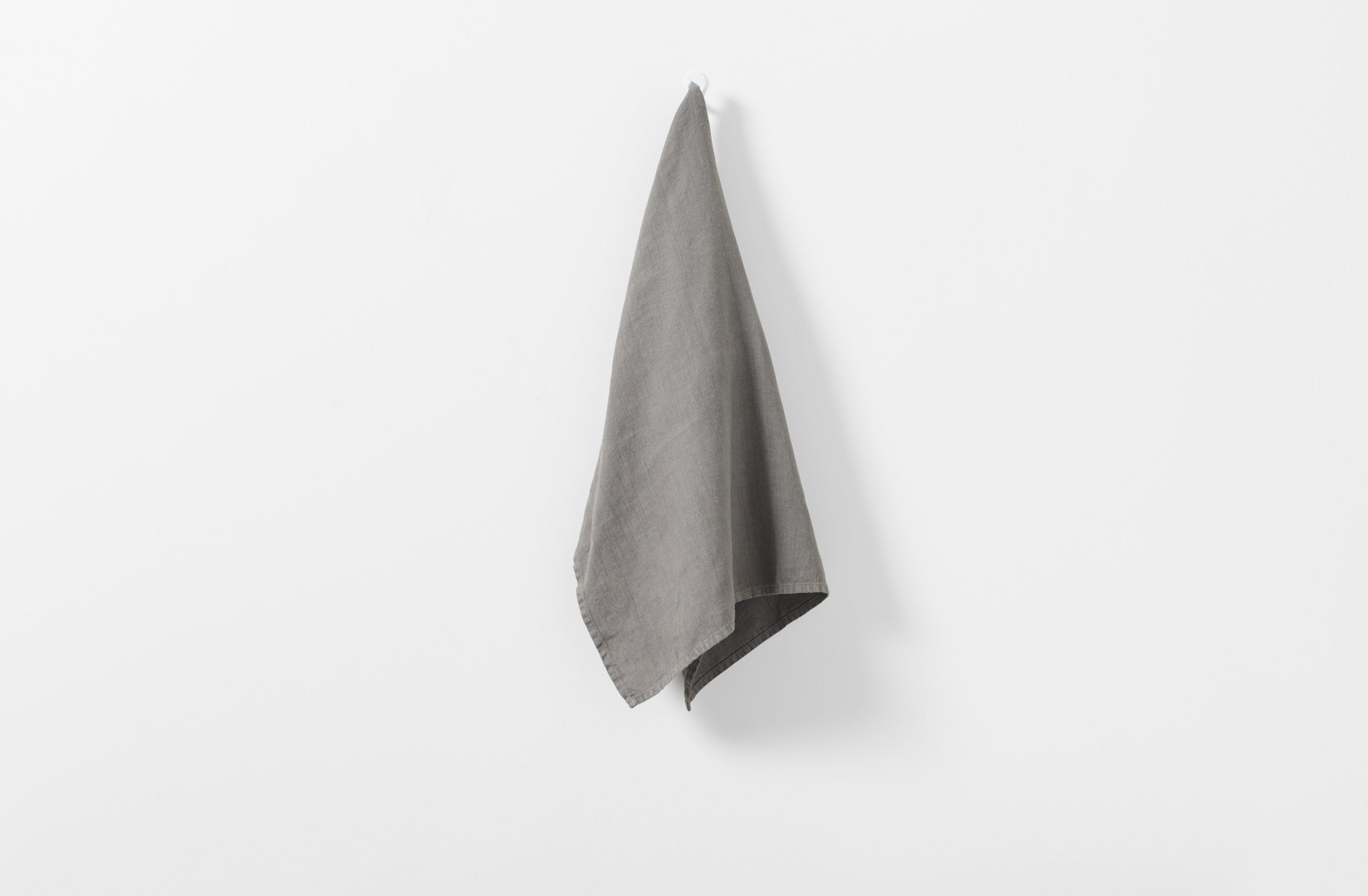 http://marchsf.com/cdn/shop/products/charcoal-linen-kitchen-towel-19238-march-hanging.jpg?v=1636062897