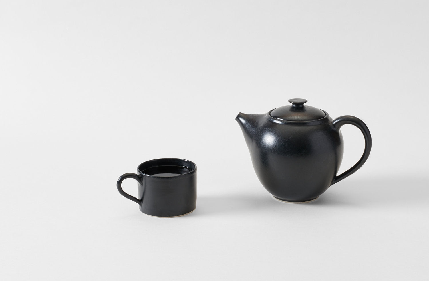 http://marchsf.com/cdn/shop/products/christiane-perrochon-large-black-teapot-b.jpg?v=1588026083