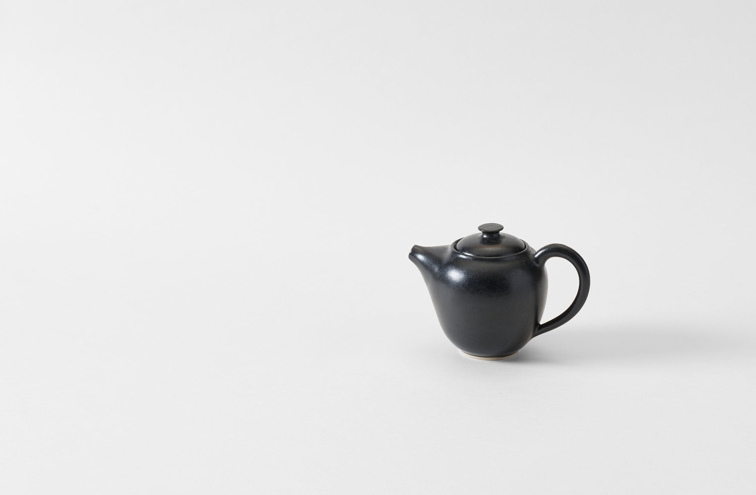 831 Black And White Tea Pot Stock Photos, High-Res Pictures, and Images -  Getty Images