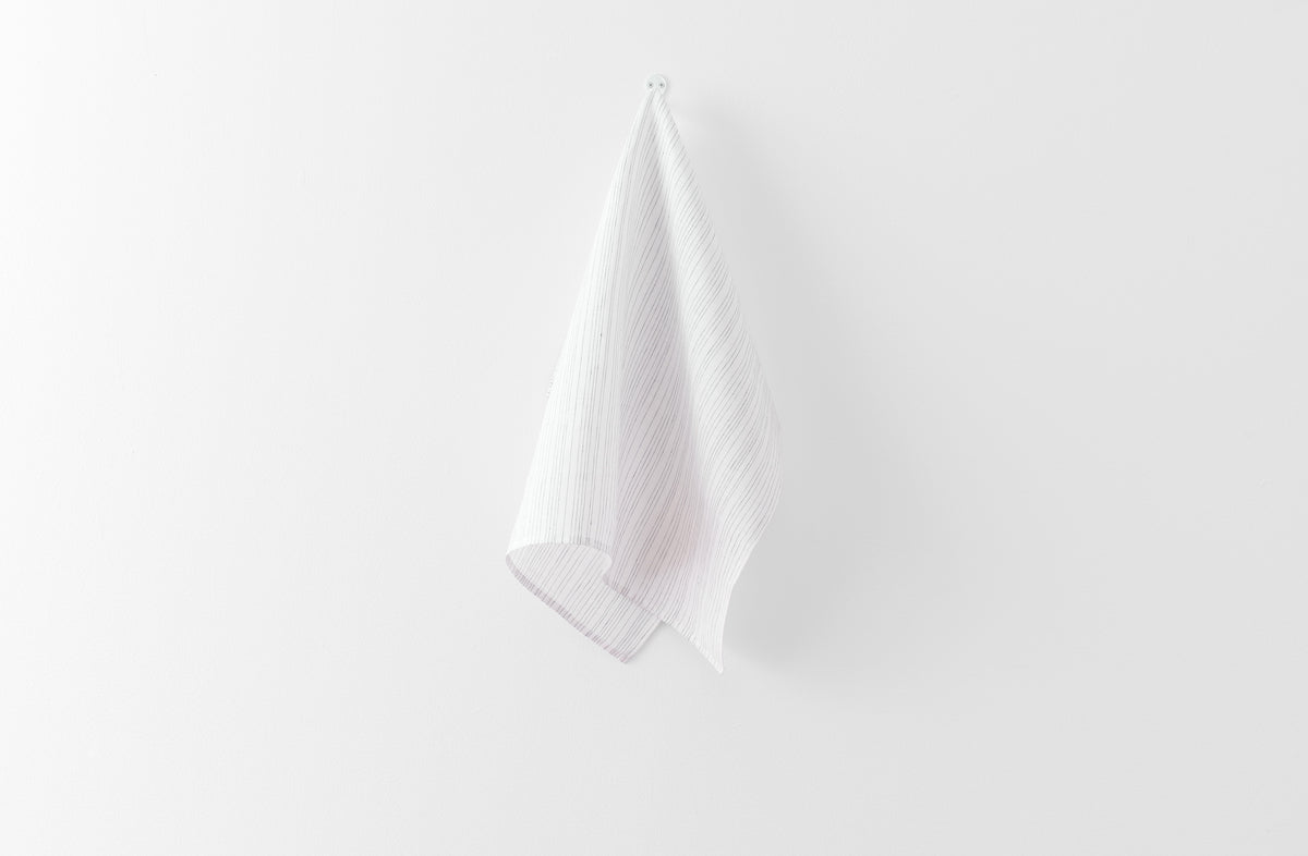 http://marchsf.com/cdn/shop/products/linen-striped-towel-15915-bk-2.jpg?v=1587673971