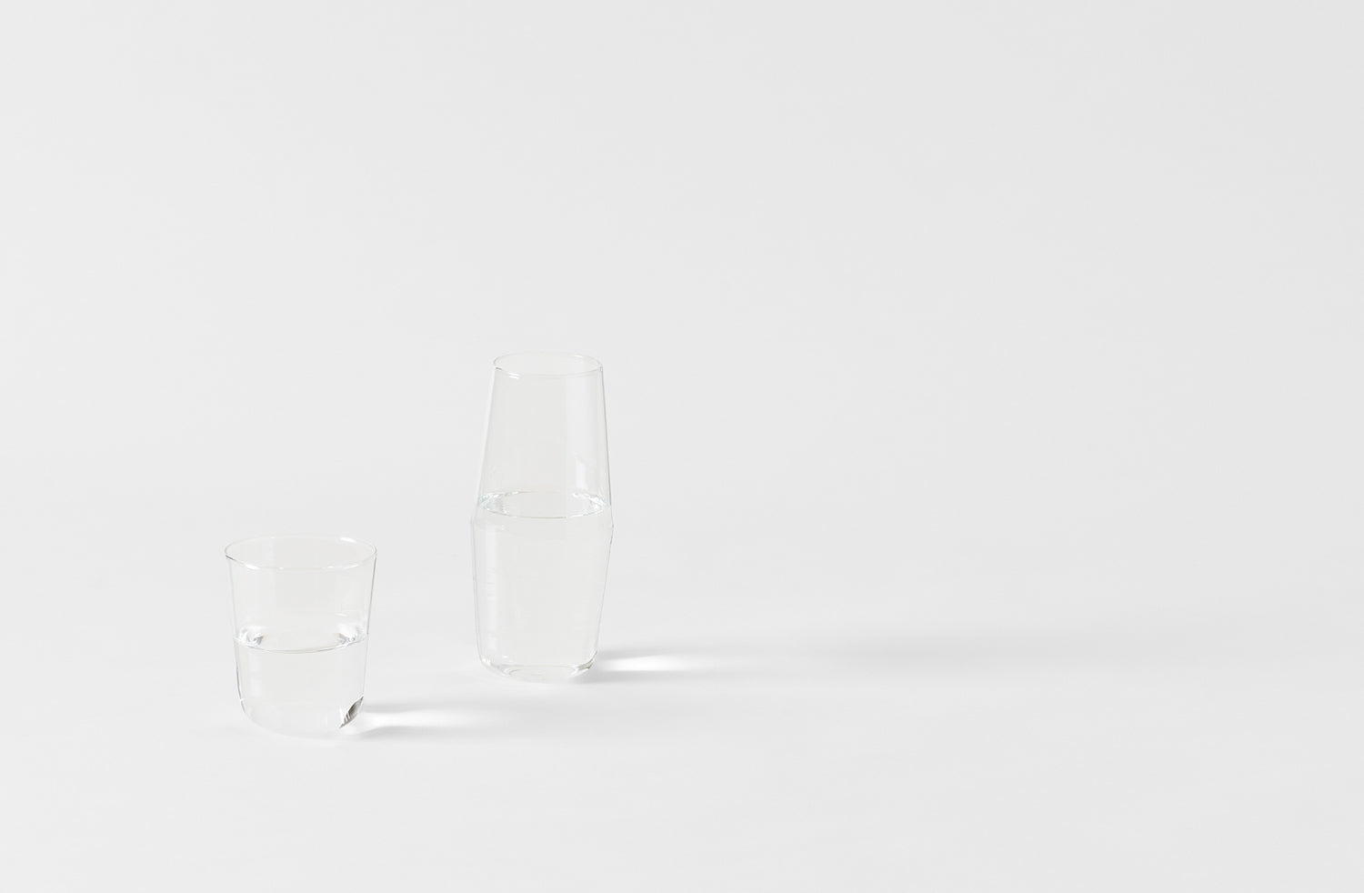 R+D Lab Luisa Ribbed Glass Bonne Nuit Carafe