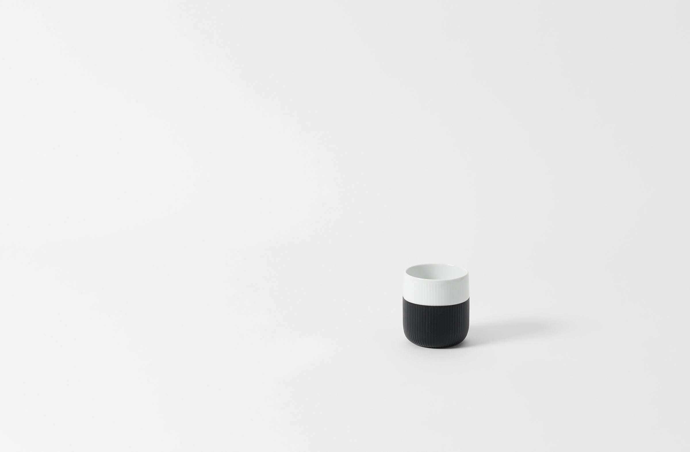 royal-copenhagen-jet-contrast-mug-20864-b