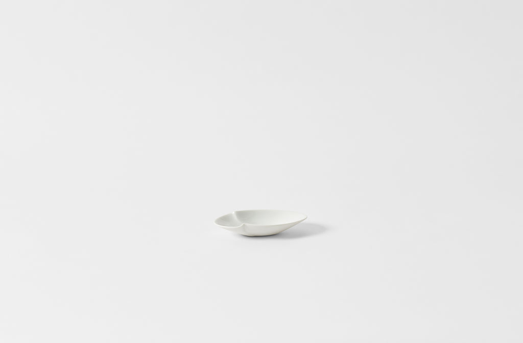 Hering Berlin petite white evolution oval dish.