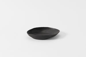 Molosco large matte black serving bowl.