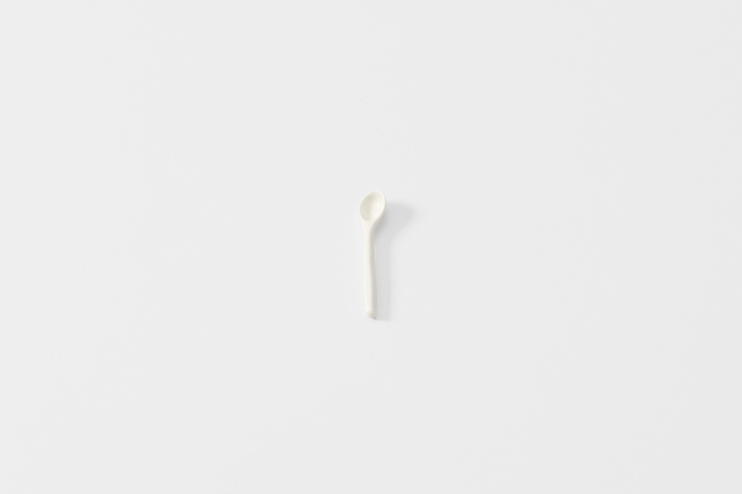 Molosco White Porcelain Tiny Spoon