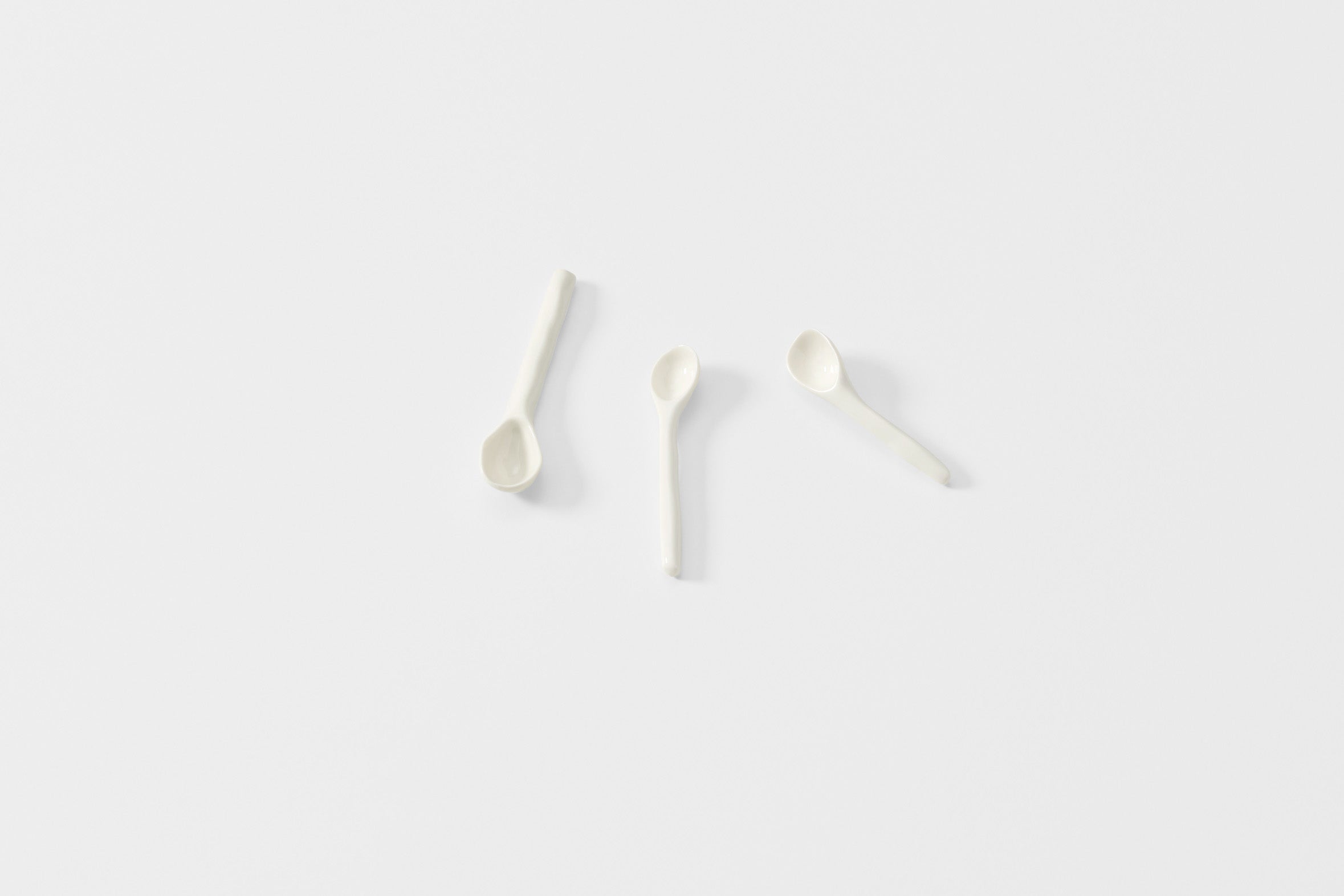 Molosco White Porcelain Tiny Spoon