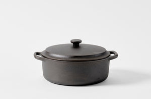 Skeppshult cast iron round dutch oven.