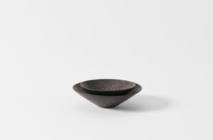 Takashi Endo large and small shallow bowls nested.