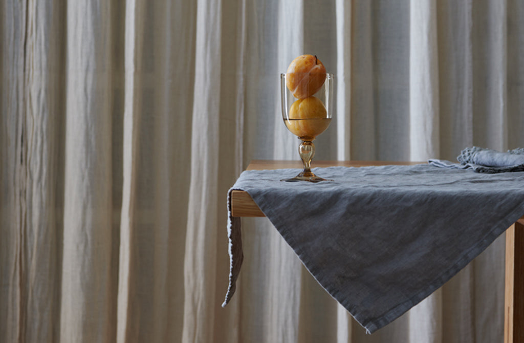 Davide-fuin-for-MARCH-footed-amber-glassware-once-milano-linens-still-life_Default